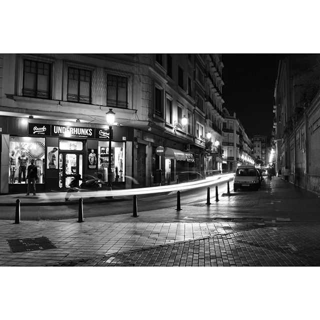 Ruzafa en B&N?
#ruzafa #barrioderuzafa #valencia #city #lovevalencia #foto_movil #valenciagram #pickoftheday #shootoftheday #liveauthentic #livefolk #folk #instagram #blackandwhite #blancoynegro #nikon #night #noche