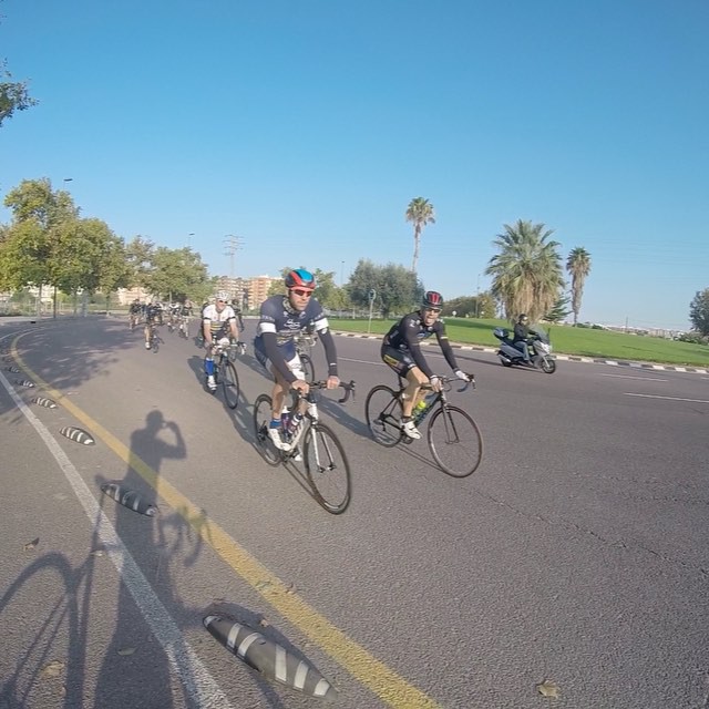 @avantmoncada mis primeros 100Kms con el club, No se puede estar más contento?. A pesar de que a la hora del "apreton" me quede por ahí arrastrándome por intentar casar al intruso! ??? Jajajajajajaja #seloquetramais #avantmoncada #atopedepower #sportsfamily #lovevalencia #tripower #triatlon #triathlon #trilife #cycling #cyclist