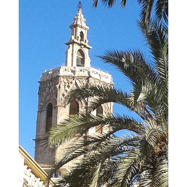 #Valencia #visitvalencia #catedral #kathedraal #cathedral #citytoursguide #citytripme #Spain #visitspain #architecture #architectuur #igrejasemfoco #lovevalencia #best_architecture_archive