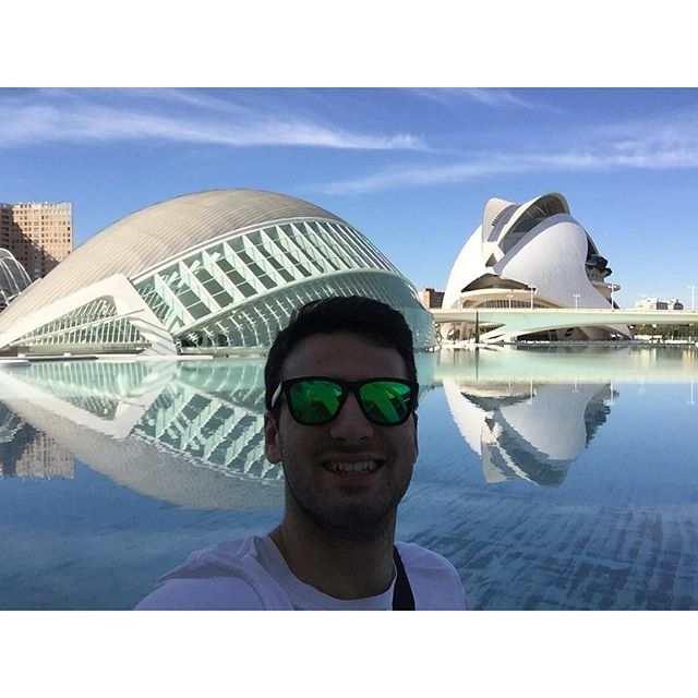 #valencia #ciutatdelesartsilesciencies #lovevalencia #happiness #spettacolo #follow4follow #like4like #photooftheday