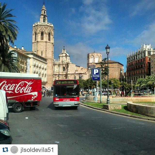 ¡Y EMT Valencia!
#Repost @jlsoldevila51:
Catedral y Miguelete de Valencia.  #paseossoldevilavalencia#bnw_splash #emt#emtvalencia #match_valencia #lovevalencia #loryandalpha #lucky_hdr #world_besthdr #wtdvalencia #vivo_street #valencia_enamora #igers_valencia #total_cvalenciana #vsco#