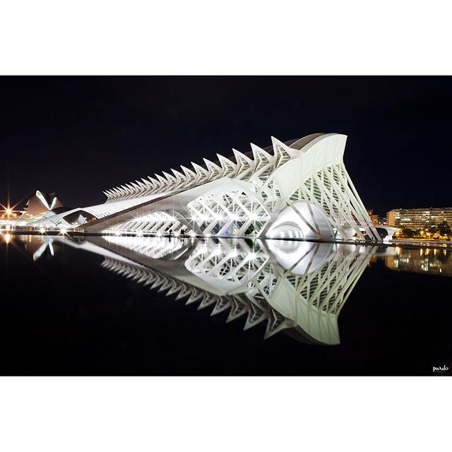 Palacio Príncipe Felipe. #Valencia #Valengram #Igers #igersvalencia #Arquitectura #Arquitecture #ciudad #city #loveValencia #ValenciaLaMásBonita #paseo #Domingo #nocturna #night #FotografosPardo