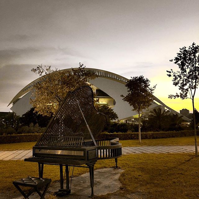 Tocas? #ciudaddelasartesylasciencias #valencia #lovevalencia #igersspain #igersacademia #igersvalencia #igerscomunitat