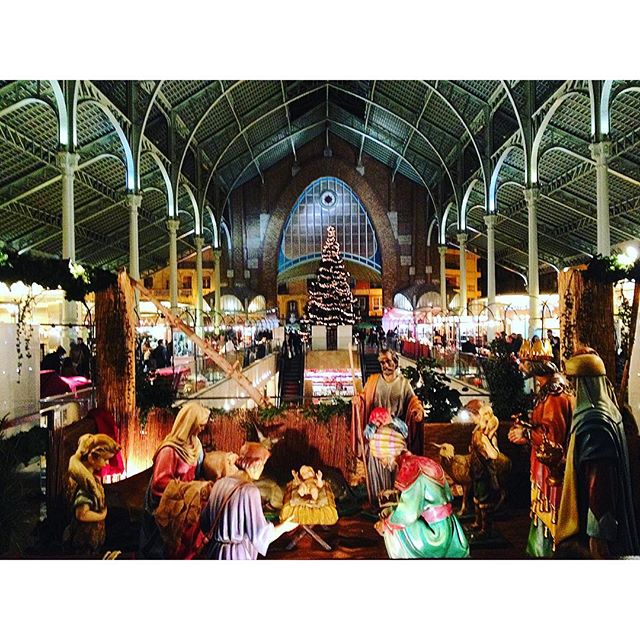 Mercado de Colón , Valencia.

#modernism #vlc #vlcnite #valenciagram #architecture #lovevalencia #mercadodecolon
