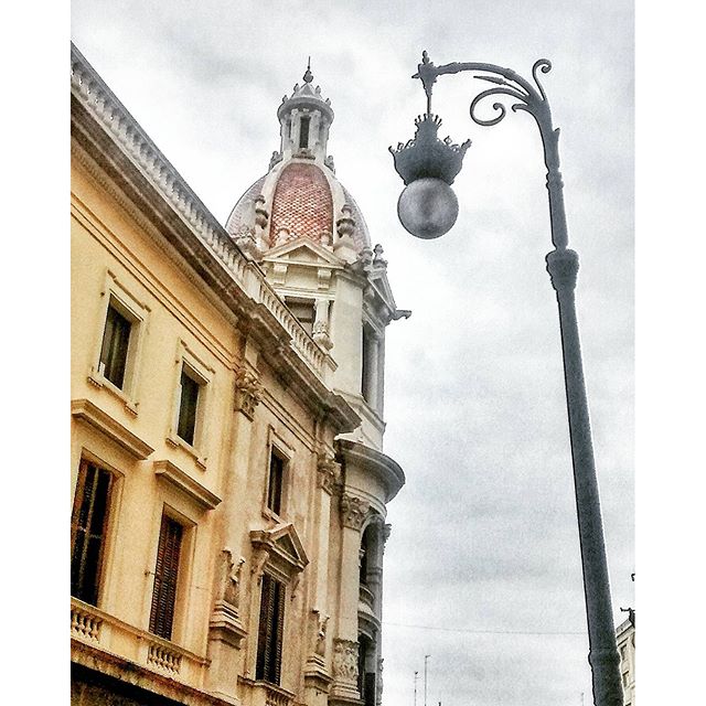 Ayuntamiento de Valencia
#estaes_valencia #match_valencia #estaes_arte #lovevalencia 
#architecture #building #TagsForLikes.com #architexture #city #buildings #skyscraper #urban #design #minimal #cities #town #street #art #arts #architecturelovers #abstract #lines #instagood #beautiful #archilovers #architectureporn #lookingup #style #archidaily #composition