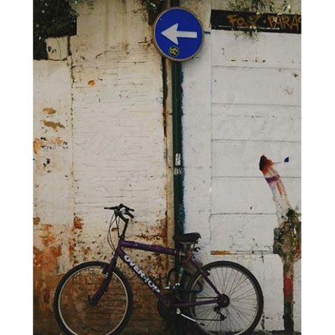 #bici#cleta #bicicleta #señal. #alaizquierda. #valenciaenamora #valencia #valenciagram #instavalencia #vlc #igersvalencia #igers #lovevalencia #conñ #España #cac #cv #comunidadvalenciana