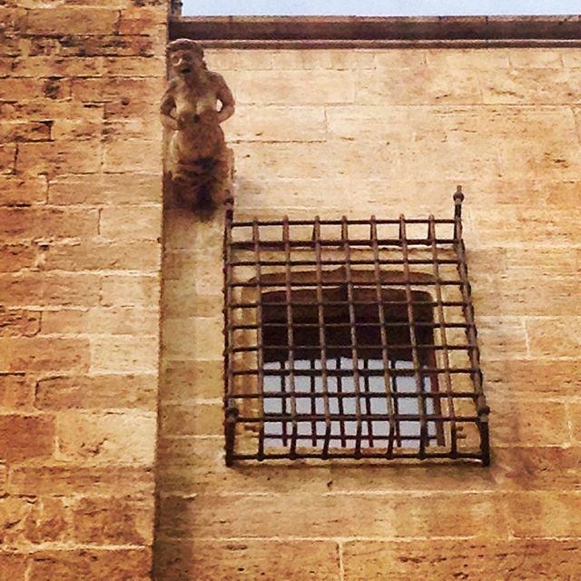 #lovevalencia #catedraldevalencia2doiglesia #catedral #comunidadvalenciana #valencia #spain #catedral #catedraldevalencia #vscocam #vsco #arte #detallesqueenamoran