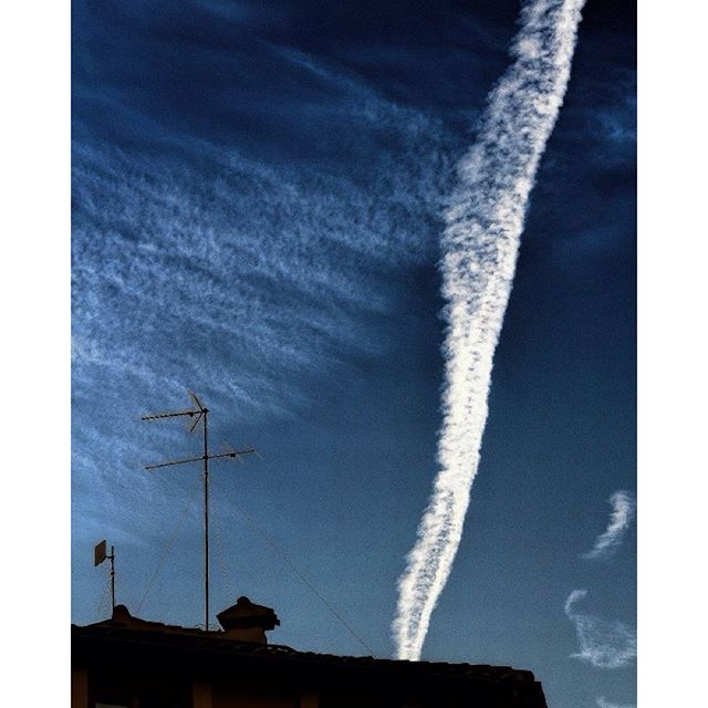 #landscape #atardeceres #sunset #lovevalencia #clouds #cloudstagram #cloudslovers #minimal #valencia #paisaje #citylife