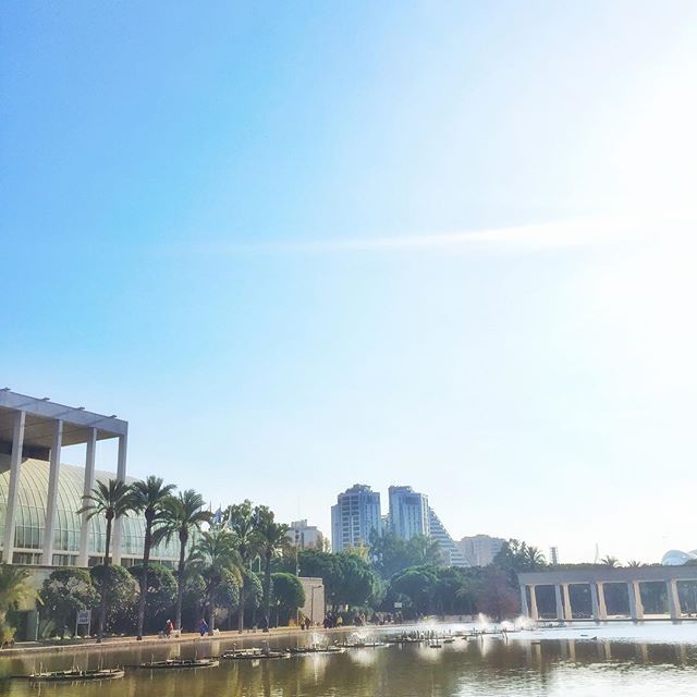 Diciembre!!! Disfrutar de momentos que hacen que la vida sea mas sencilla. Pensar que los instantes pueden ser eternos... Seguiremos viviendo de una forma o de otra.#lessapeurs #lovevalencia #rioturia #personaltrainer #timetoworkhard