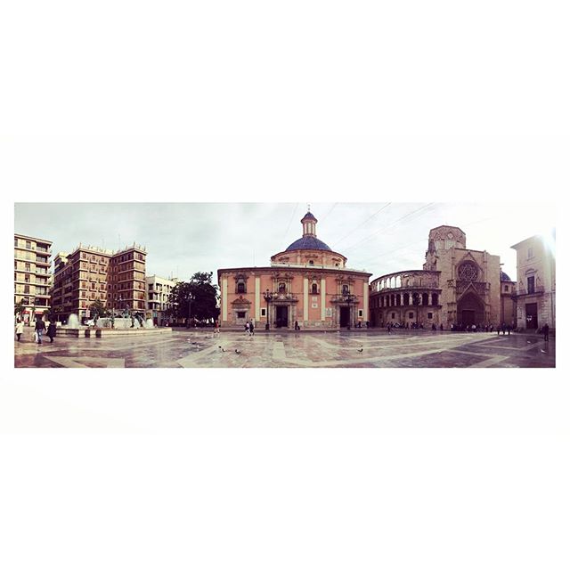 mi placita de la virgen #plazadelavirgen #valencia #instapic #instamoments #instadaily #diciembre #calor #sol #sunnyday #martes #otoño #paseo #lovevalencia #valencialovers
