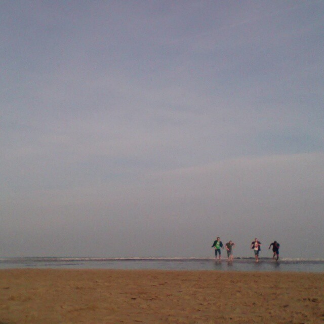 go to the beach on Christmas day they said 
you will not get wet they said.......
#Taizé #Valencia 
#TaizéinValencia #LoveTaizé #LoveValencia