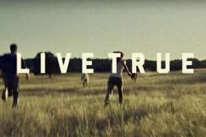 Dewar’s-“White-Label-LiveTrue