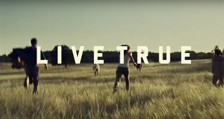 Dewar’s-“White-Label-LiveTrue