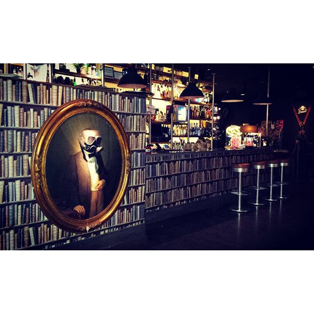 ????
#interior #design #interiordesign #spanish #architecture #archilovers #architectureloverspics #library #pub #drinking #smartly 
#vlc  #visitspain #travelgram #tripgram #instatravel #instapassport #loves_valencia #lovevalencia #instavsco#igers#like4like#likesreturned#likeforlike#me#instavscocam#instavscogram