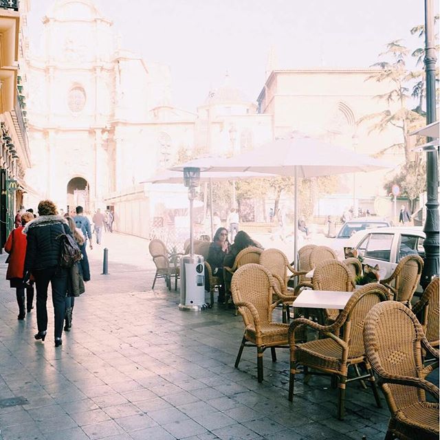 Nos apasiona la luz que tiene Valencia. No hay mucho más que decir, simplemente siéntate en nuestra terraza, relájate y disfruta.
#MomentosBertal #Bertal #Valencia #sun #sunny #light #shiny #brunch #lunch #foodie #tasty #foodlover #coffee #coffeelover #instadood #igersvalencia #micalet #miguelete #lovevalencia #valenciagram #tasty #yummy #delicious #foodporn #merienda #desayuno #icecream #helados
