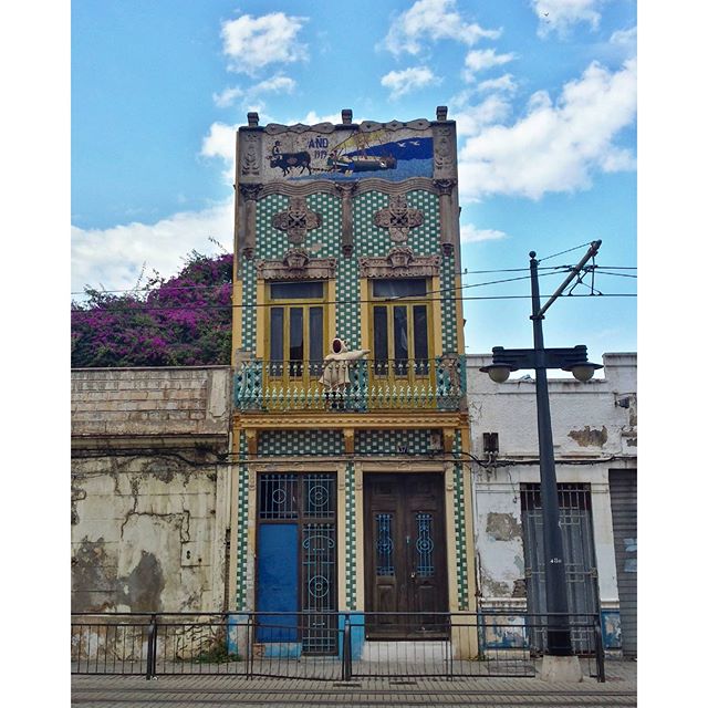 Carrer del Mediterrani, Playa La Malvarrosa, Valencia. 
#latergram #casita #playamalvarrosa #Valencia #Spain #españa #lovevalencia #lovespain  #metraeenamorada #erasmusnuncaseacaba #lovetravel #travelgram #travelpassion #traveling #viajar #visitvalencia #visitspain #instavalencia #instaespaña #instaspain