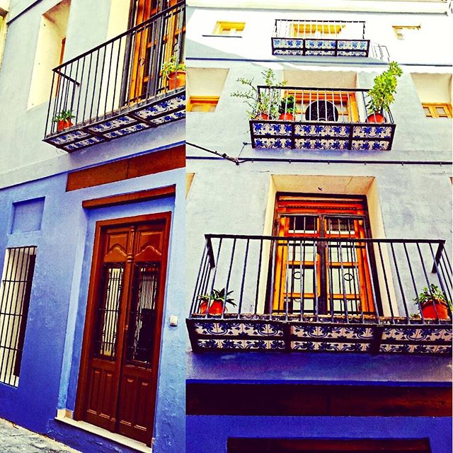 #vlc  #spain #visitspain  #colourful #wanderlusting #traveldiaries #traveling #travelgram #tripgram #instatravel #instapassport #loves_valencia #lovevalencia #instavsco #igers #like4like#likesreturned#likeforlike#me #instavscocam #habitacion #home #design #architecturelovers #architectureloverspics #architecture #archilovers