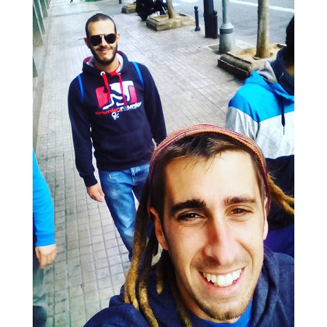 No camines con los pies, camina con el corazón

#vlc #valencia #lovevalencia 
#caminante #aventuras 
#nosoyvagosoymochilero 
#mochilerosmx #mochileros_tv 
#rastaway #vidarasta #oneworld_united