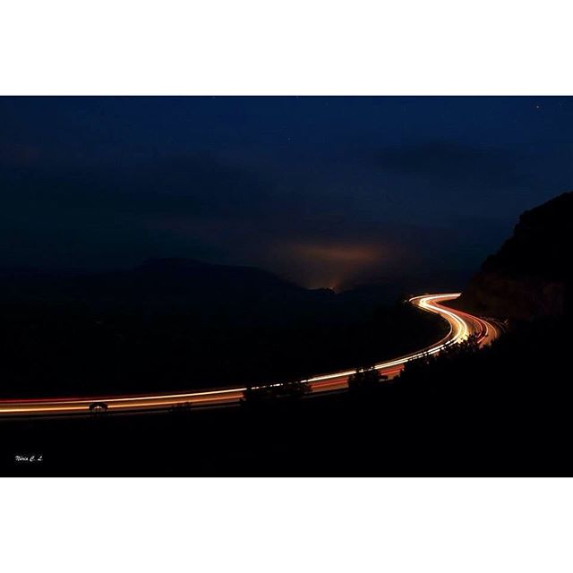 #valenciaenamora #comunitatvalenciana #loves_valencia #valenciagrafias #total_cvalenciana #fotodeldia #fotoclub_ab #ic_minimal #minimal #total_cvalenciana #comunitatvalenciana #igersvalencia #igerscomunitat #noche #nocturnal #lovevalencia #loves_valencia #minimalism #match_night #match_valencia #sunsets