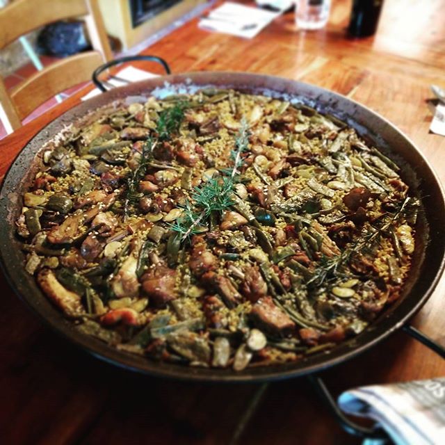 Orgulloso de ser de #valencia , #paella con los #amigos y no hace falta más. #food #instafood #pornfood #lovevalencia #2016 #paellavalenciana #picoftheday