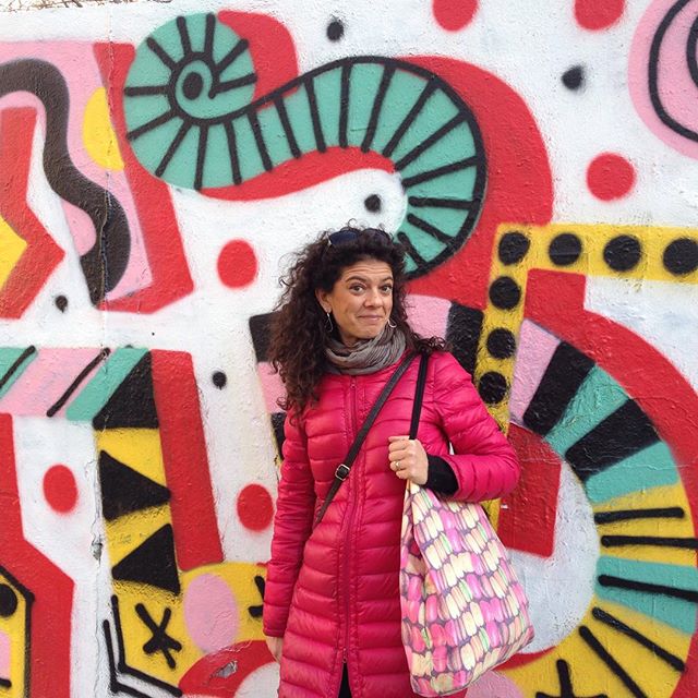 #lovevalencia #valenciagram #valencia  #streetart  #colors  #wallpaper #artisti di strada #barrii del Carmen