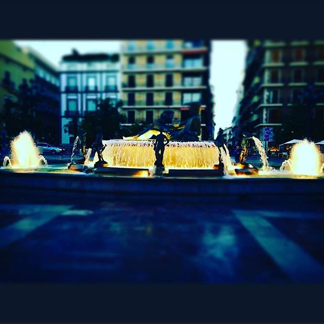 ? • Plaza de la Virgen •

#vlc #visitspain #espana #colourful #cityspaces #city #travelgram #tripgram #instatravel #instapassport #loves_valencia #lovevalencia #instavsco #igers #picoftheday #like4like#likesreturned#likeforlike#instavscocam#instavscogram #igs #tagstagram #tagsforlikes #archilovers #architecture #architecturelovers #architectureloverspics