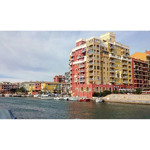 Port SaPlatja #port #Puerto #portsaplatja #puertodeportivo #portesportiu #alboraya #playaalboraya #beach #beauty #valencia #valenciagram #ig_valencia #comunitatvalenciana #VLC #igersvalencia #cielo #sky #mar #paseo #picoftheday #panoramica #photooftheday #veleros #yates #barcos #alboraia #lovevalencia #visitvalencia #otoño #autumn