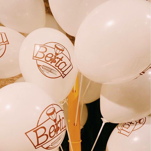 Nada de tristezas, así es como vivimos el #BlueMonday en todas nuestras tiendas Bertal. ¡Feliz tarde de Lunes! 
#hapiness #Happy #felicidad #MomentosBertal #Valencia #brunch #breakfast #lunch #dinner #coffee #coffeelover #tasty #yummy #monday #instafood #foodie #foodlover #sweetlover #icecream #zumos #healthy #cakes #igersvalencia #lovevalencia