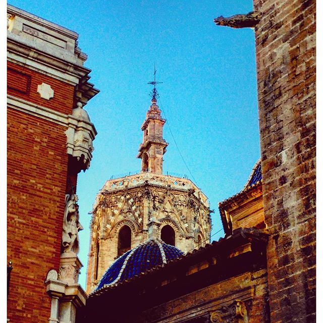 CAMPANARIO DE LA CATEDRAL DE VALENCIA ? (Valencia-Spain) 
BELL TOWER OF THE CATHEDRAL OF VALENCIA.? (Valencia-Spain)#instagram #instagramers #instagramersgallery