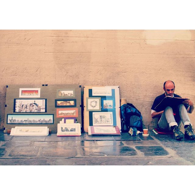 Arte en la calle. #valencia  #lovevalencia #travelblog  #travel  #wanderlust  #feelmywanderlust #streetart #art #tourism