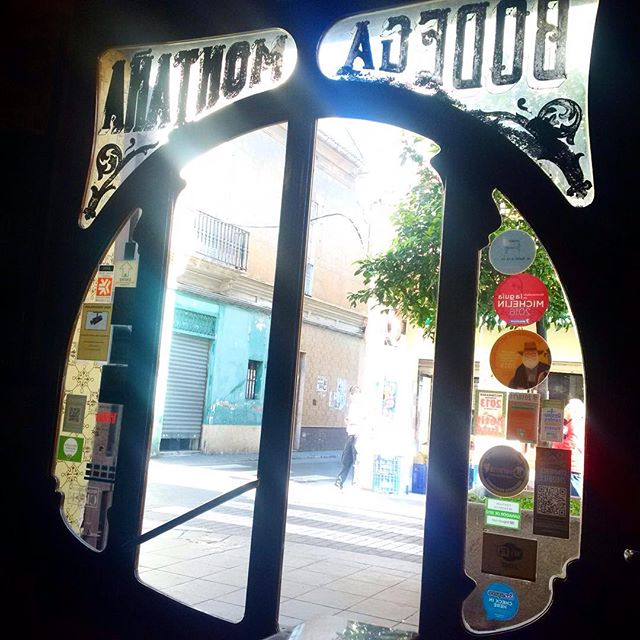 ...Para el Alma 
#bodega #taverna #casamontana #restaurant #comida #lovevalencia #light #michelin #nofilter