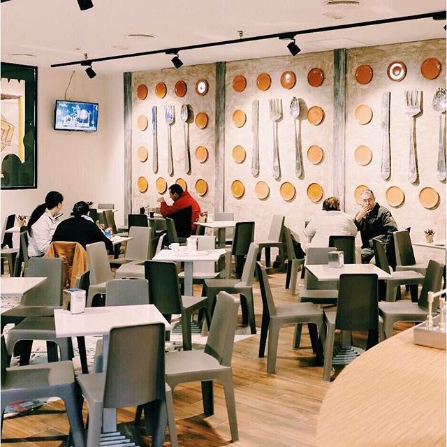 Estamos  estrenando la nueva imagen en nuestra tienda en el @ccbonaire ¿os gusta cómo ha quedado? Venid a visitarnos y pasad un momento agradable con nosotros. Ahh y si venís con peques lo pasarán en grande en nuestro parque de bolas. ¡Os esperamos!
#MomentosBertal #Bertal #Valencia #bonaire #ccbonaire #compras #shopping #unexpectedshopping #foodie #foodlover #deco #instafood #lovevalencia #yummy #brunch #merienda #cena #sweetlover #tasty #delicious #