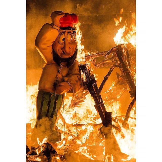Las Fallas Valencia
#valencia #lovevalencia #españa #fallas #lasfallas #comunidadvalenciana #traveling #cultura #culture #tradizioni #spagna #funny #fuego #crema #boñuelos #hermanos #falleramayor #fallera #festa #turismo #viaggiare