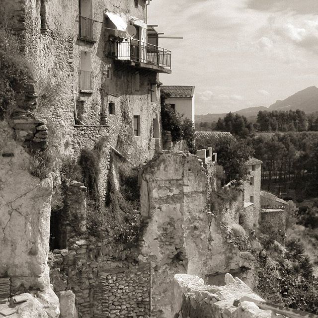 #bocairentblancinegre#viva_bw #bnw_captures #bnw_oftheworld #bnw_kings #bnw_rose #match_bw #match_valencia #love_bnw #lovevalencia #pueblosmagicos #igersvalencia #igersalicante #valterraimar #totalblack #total_cvalenciana #bnwstalking #the_lady_bnw #pasandha__bw #princely_bw #best_bw #be_one_bw #bocairent #flair_bw #ae_bnw #show_us_bw #bwmasters