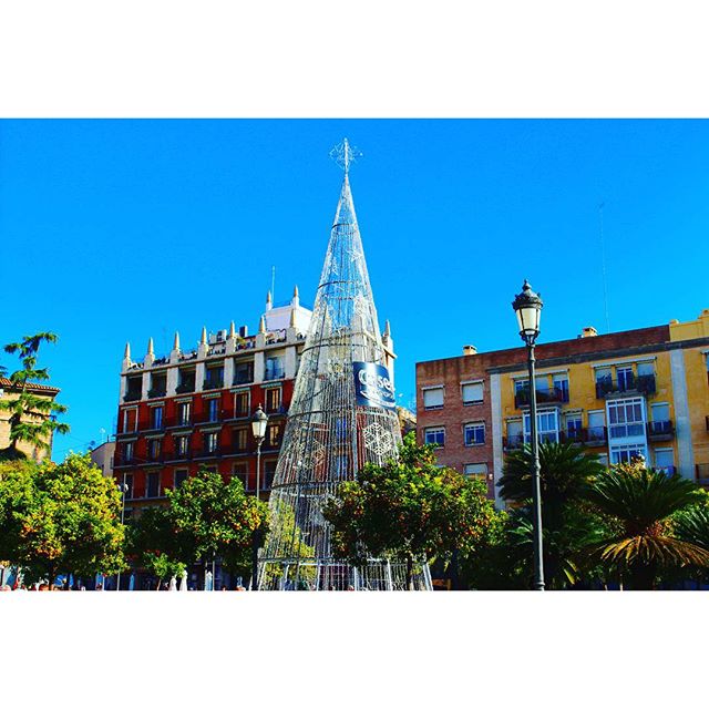 ??
Keep calm and love Valencia (Spain) 
#landscape #paisaje #valencia #navidad #Christmas #valenciaenamora #lovevalencia #Spain #like #city #beautifulplaces #canon #morning #love #photograph #fotografía #instagram