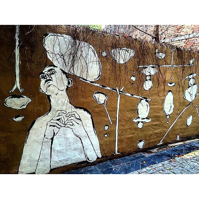 Street Art Valenciano- Valencia
La belleza, algo tan subjetivo como el arte mismo, como la atracción de unos por otros. A mí esto me pareció bello, habrá a quienes no. Qué importa! Viva la diversidad!
#Valencia #ValenciaStreetArt #streetart #streetartbcn #streetartValencia #streetarteverywhere #streetartnews #graffiti #valenciagram #nuestravalencia #lovevalencia #valenciacity  #valenciastreet #thecreatorclass #passionpassport #bcndreamers #catalunya #igersvalencia  #labuenavibrasecontagia #LaFelicidadEsContagiosa #contagiemonosdefelicidad #2016