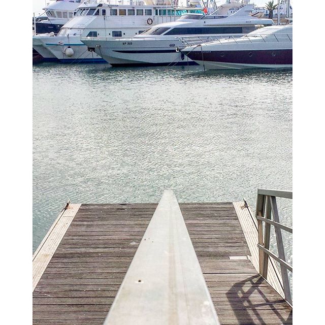 #Puerto #puertodeportivo #portesportiu #puertodevalencia #marinareal #valencia #valenciagram #ig_valencia #comunitatvalenciana #VLC #igersvalencia #lovevalencia #visitvalencia #city #photooftheday #picoftheday #panoramica #citylife #mar #paseo #barcos #yates
