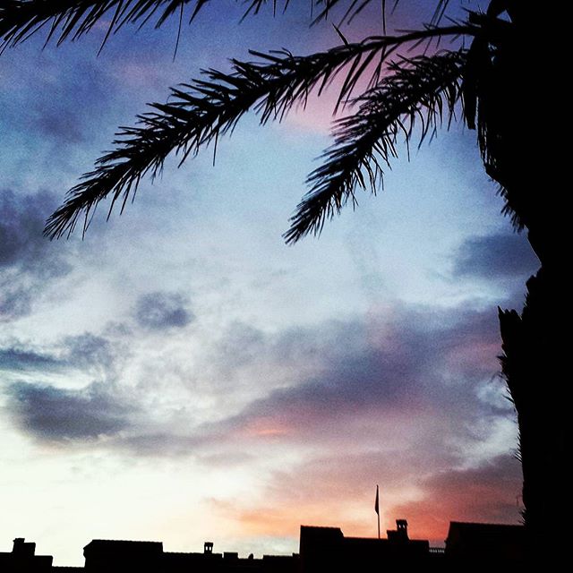 Atardecer en la Pobla de Farnals #instadaily #instapic #instagram #lovevalencia #match_valencia #sea #sky #nature #sunset #picoftheday #photooftheday #colorful #amazing #cute #beautiful #cloud #valencia #beach #likesforlikes #like4like #like #bestoftheday #instalike #architecture