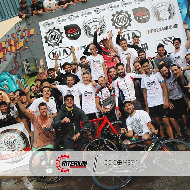 Comenzamos la temporada de Criteriums con mucha ilusión / Criteriums started the season with high hopes. 
CRITERIUM VALENCIA - 4 JUNIO 2016 ?: @cocomery 
#CriteriumValencia #2criteriumvalencia #Criteriumvalencia2015 #criteriumrace #trackrace #nobreaks #mylegsmygears #fixie #fixed #fixedgear #dqb #dequebikes #fabricbike #eltin #kia #poloandbike #ridehard #witl #divendres #lovevalencia