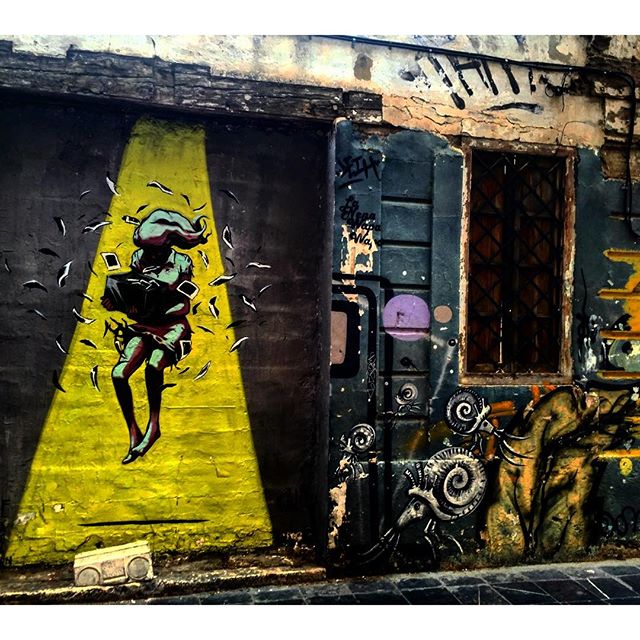 Street Art Valenciano- Valencia

Cuando las ideas vuelan una luz te absorbe, es la luz del pensamiento que quiere que brilles.
#Valencia #ValenciaStreetArt #streetart #streetartbcn #streetartValencia #streetarteverywhere #streetartnews #graffiti #valenciagram #nuestravalencia #lovevalencia #valenciacity  #valenciastreet #thecreatorclass #passionpassport #bcndreamers #catalunya #igersvalencia  #labuenavibrasecontagia #LaFelicidadEsContagiosa #contagiemonosdefelicidad #2016