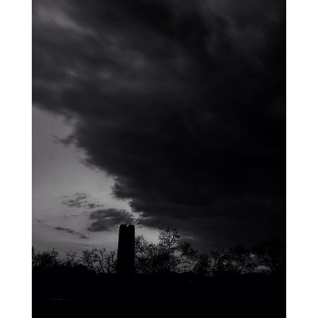 #bnw_society #bnw_life #bnw_captures #bnw_universe #igersbnw #fotoclub_bnw #match_bw #minimalism #minimal #igworldclub #igersvalencia #igerscomunitat #instagramers #landscape #lovevalencia #loves_valencia #valencia #valenciagram #valenciaenamora#storm