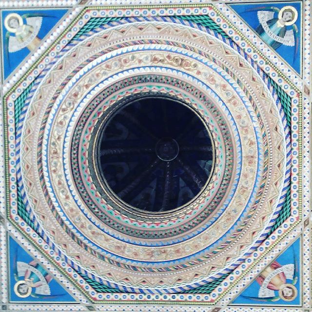 #valencia #art #bizantino #iglesia #valenciagram #lovevalencia #picoftheday #blue #turismo #valenciaspain
