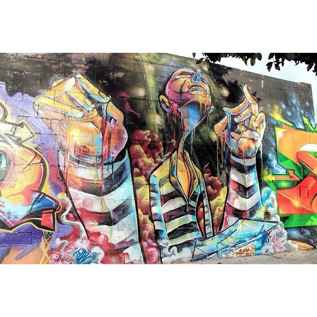 #streetart #graffiti #graffitiart #artecallejero #citylife #cityscape #valencia #igersvalencia #igerscomunitat #fotourbana #fotoclub_ab #lovevalencia #loves_valencia #match_valencia #match_colour #valenyorker #valenciagram #valenciaenamora #valenciagrafias #valenciayorkers #total_cvalenciana#streetartvalencia#spraypaint#urbanart