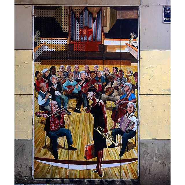 Street Art Valenciano- Valencia
Cómo no mezclar la música con la maravilla del street art, ambas expresiones culturales que pueden ir hasta lo más oscuro de la imaginación para sacarnos piezas memorables de instantes perpetuos.
#Valencia #ValenciaStreetArt #streetart #streetartbcn #streetartValencia #streetarteverywhere #streetartnews #graffiti #valenciagram #nuestravalencia #lovevalencia #valenciacity  #valenciastreet #thecreatorclass #passionpassport #bcndreamers #catalunya #igersvalencia  #labuenavibrasecontagia #LaFelicidadEsContagiosa #contagiemonosdefelicidad #2016