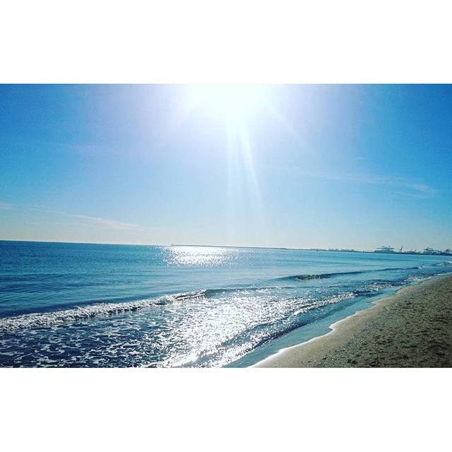 Valencia,  Lunes 1 de Febrero y un clima perfecto.??? #valencia #lunes #patacona #sol #lovevalencia #playa #mar #terreta #amoelmar