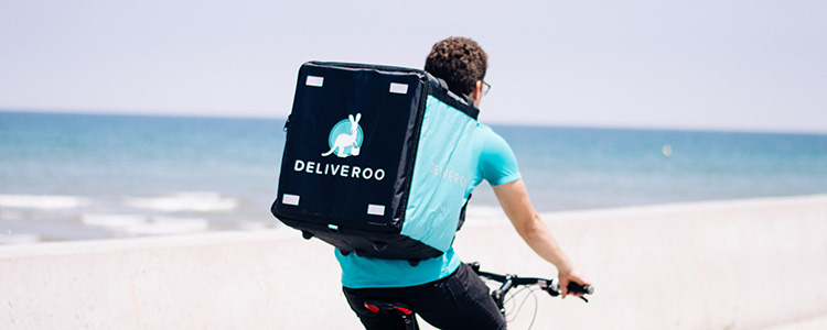 deliveroo-comida-a-domicilio-en-la-playa-de-valencia