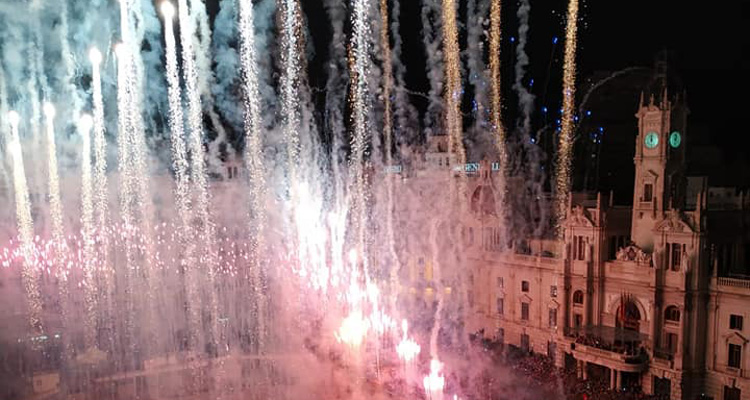 mascletà de colores en fallas