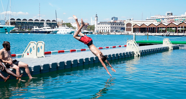 la primera piscina natural de valencia ciudad