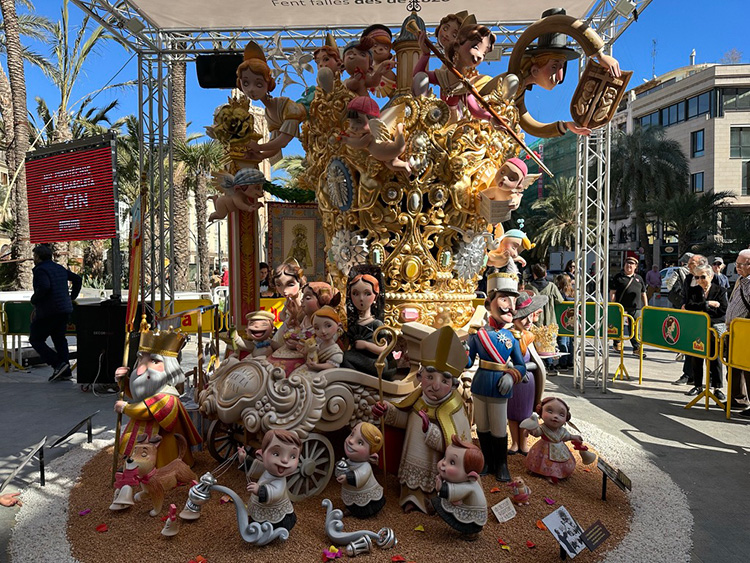 falla infantil Plaza de la reina fallas 2023 valencia