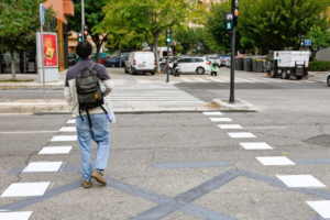 tres nuevos pasos de peatones semaforizados